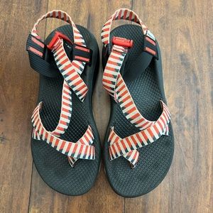 Women’s chacos size 8